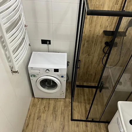 Cosy In The Centre Close To Park And Bus Station